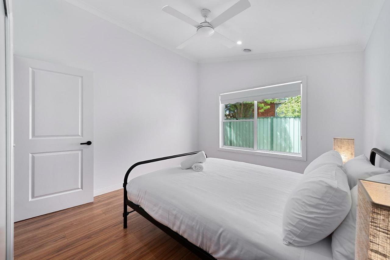 The Orchard Villa Yarrawonga Room photo